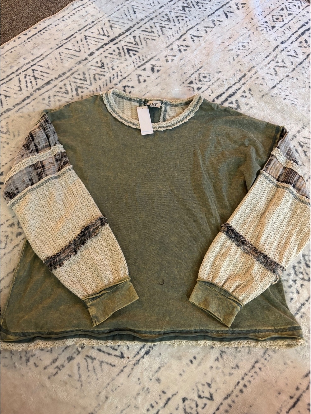 BKE Women's Small Green and Cream Long Sleeve Pullover Sweater